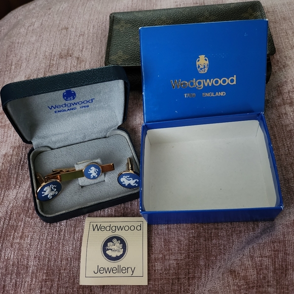 Wedgwood Other - WEDGWOOD SET CUFFLINKS AND TIE CLIP VINTAGE